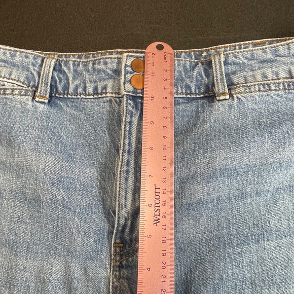 Talbots Easy Straight Ankle Blue Jeans Pearl Wash Distressed Hem Womens Size 12 - Picture 9 of 12